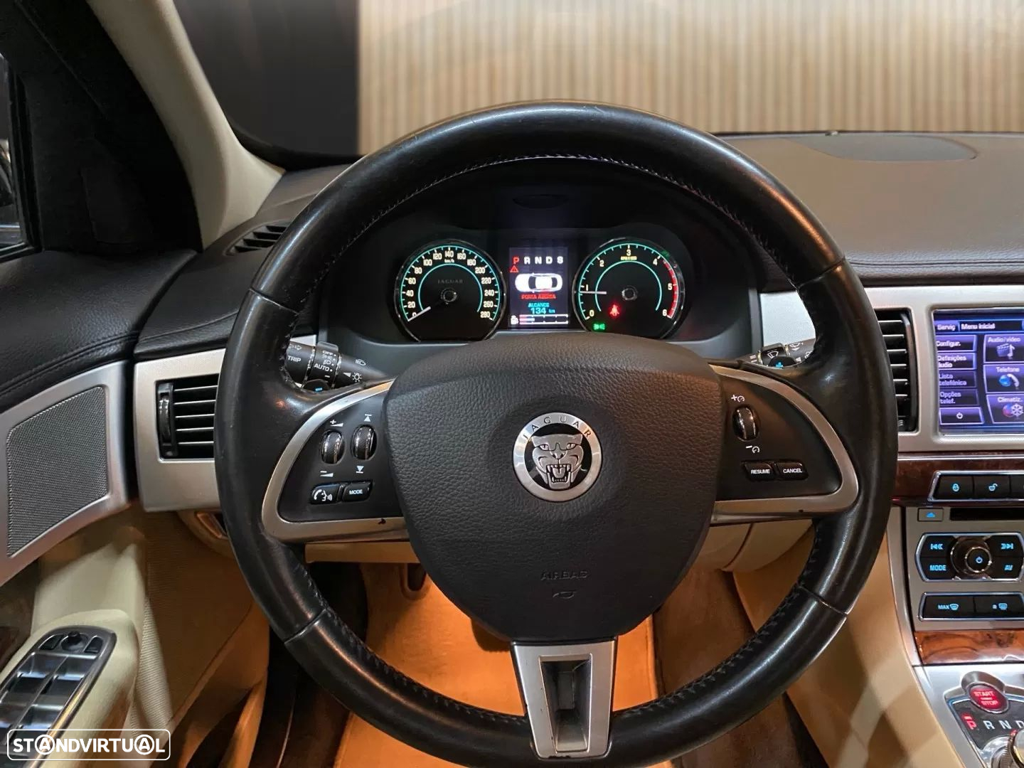Jaguar XF 2.2 D Premium Luxury - 10