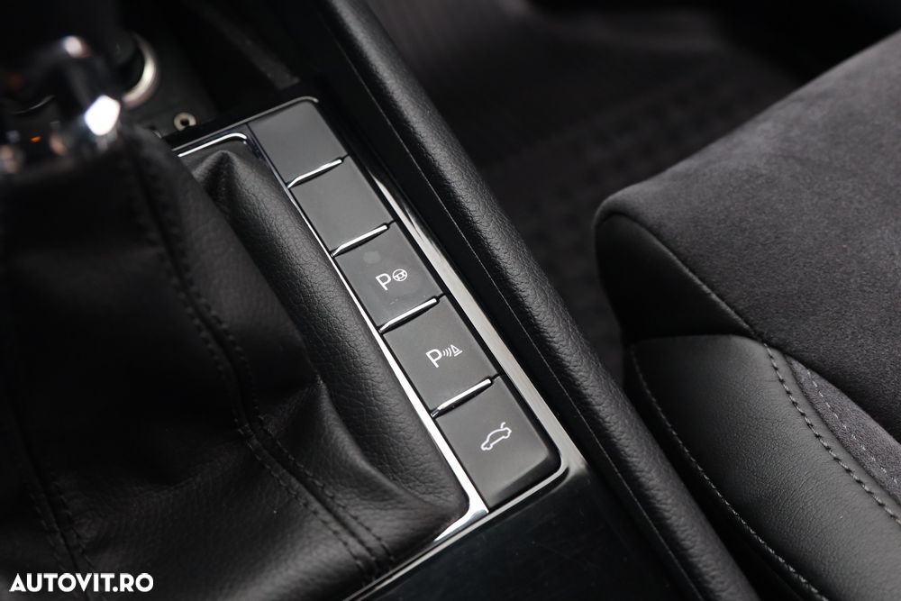 Skoda Superb Combi 2.0 TDI 4x4 SportLine - 21