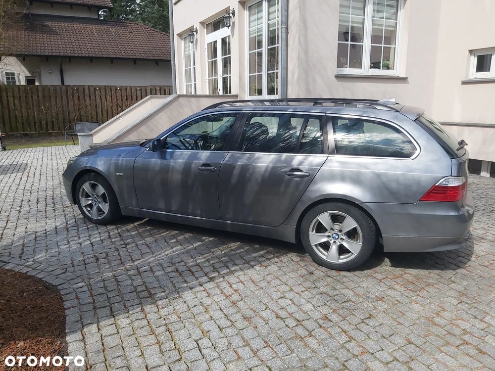 BMW Seria 5 525d xDrive - 2