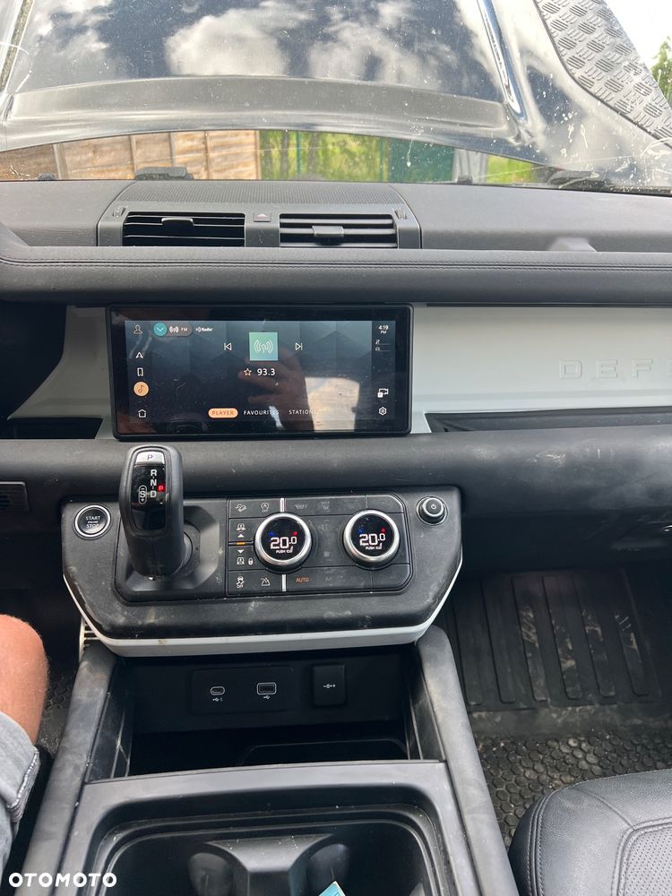 Land Rover Defender 110 P300 - 21