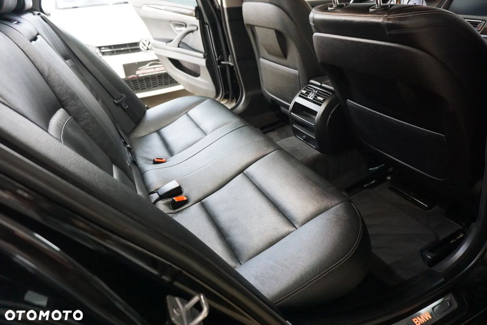 BMW Seria 5 525d Luxury Line - 27