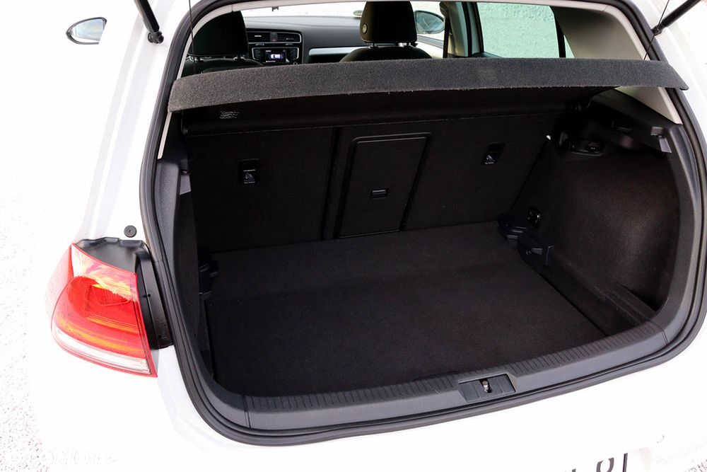 Volkswagen Golf - 38