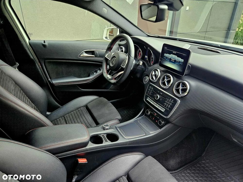 Mercedes-Benz Klasa A 220 4-Matic AMG Line - 11