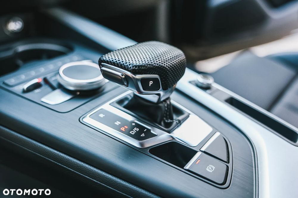 Audi A4 Avant 40 TDI S Line S tronic - 23