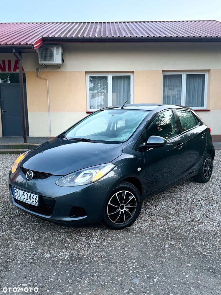 Mazda 2 2009 photo 4