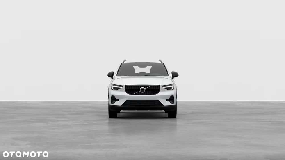 Volvo XC 40 B3 Plus Dark - 4