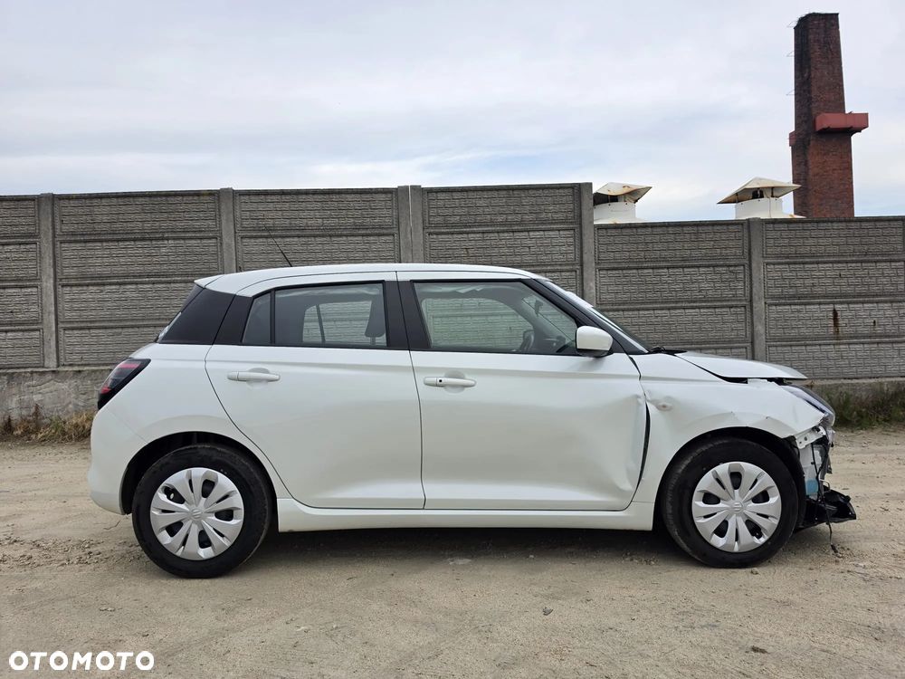 Suzuki Swift 1.2 Dualjet Hybrid MT Club - 30