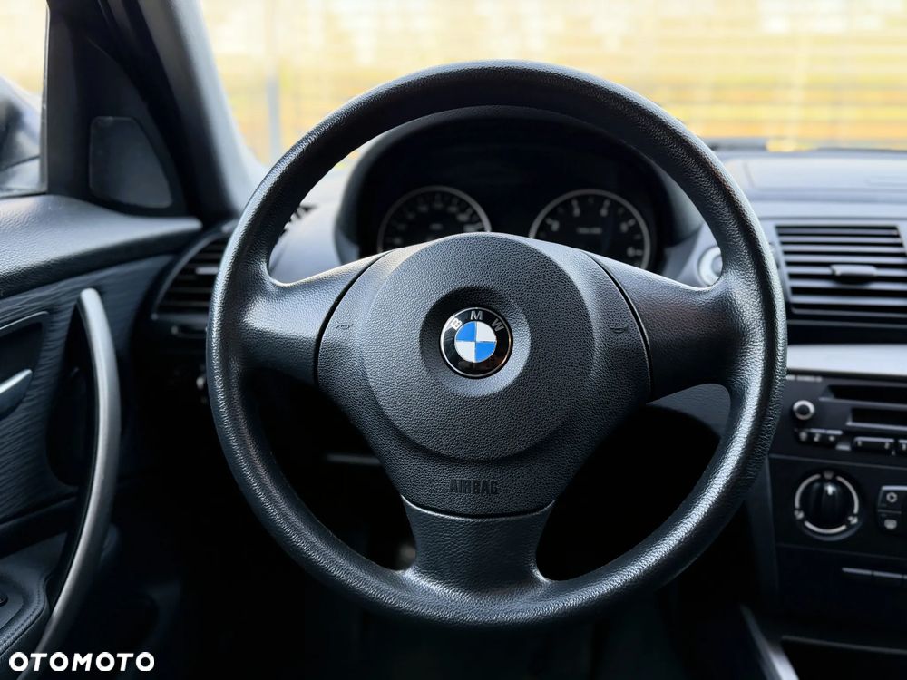 BMW Seria 1 - 23