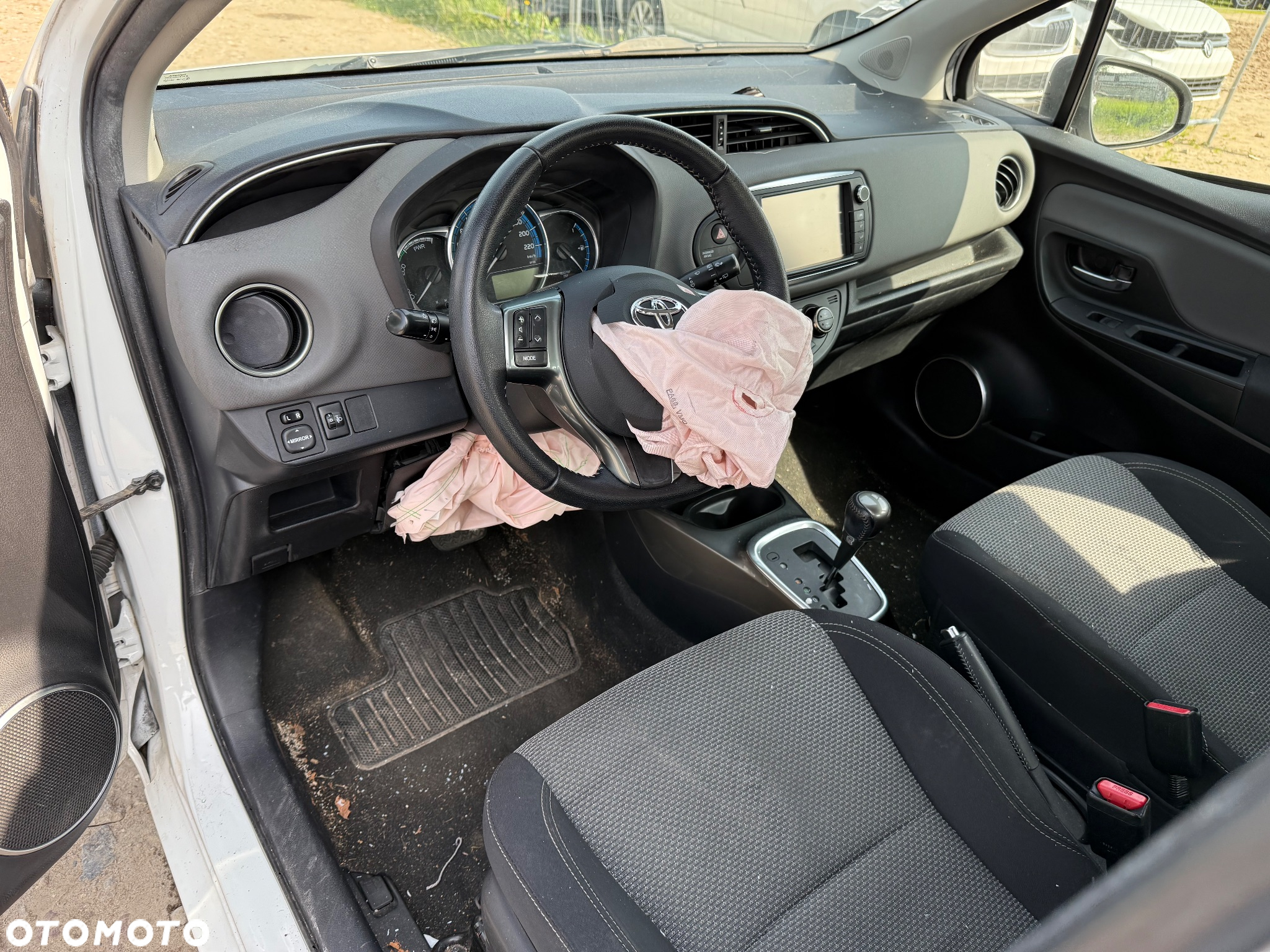 Toyota Yaris Hybrid 1.5 VVT-i Comfort - 14