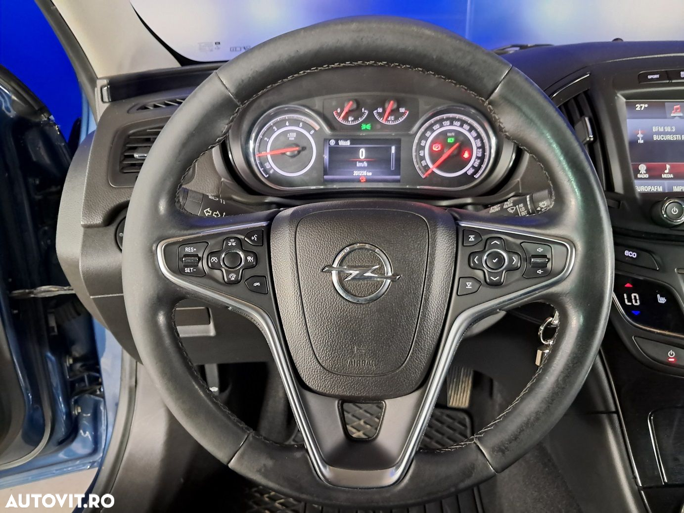 Opel Insignia - 11