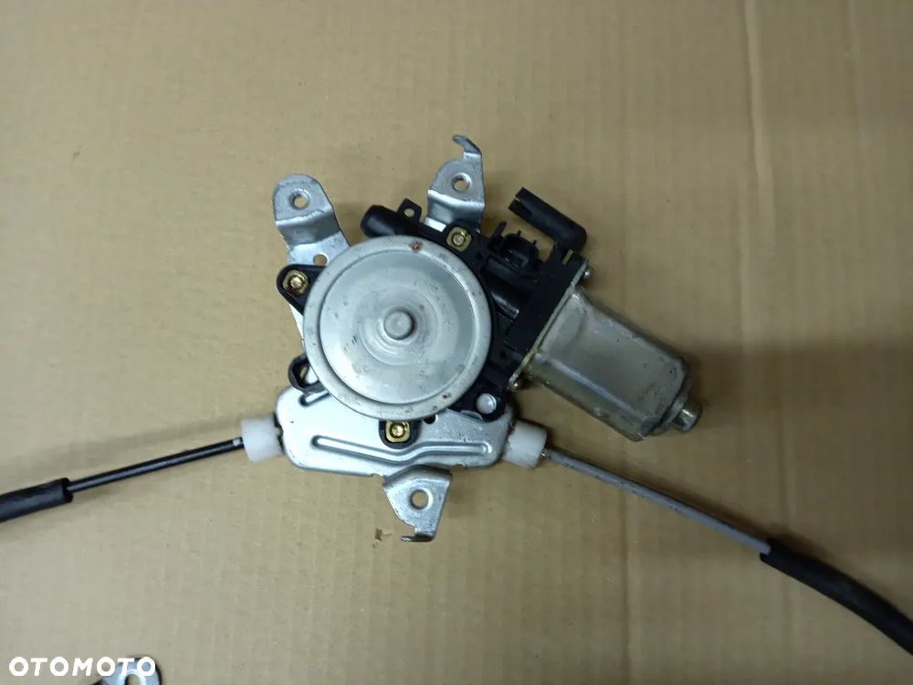 Nissan X-Trail T30 podnośnik mechanizm szyby drzwi przód przednich prawy - 2