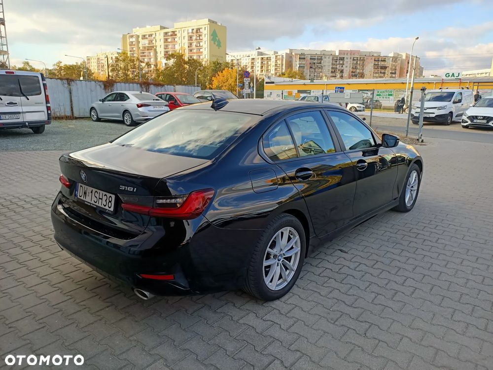BMW Seria 3 2022 photo 5