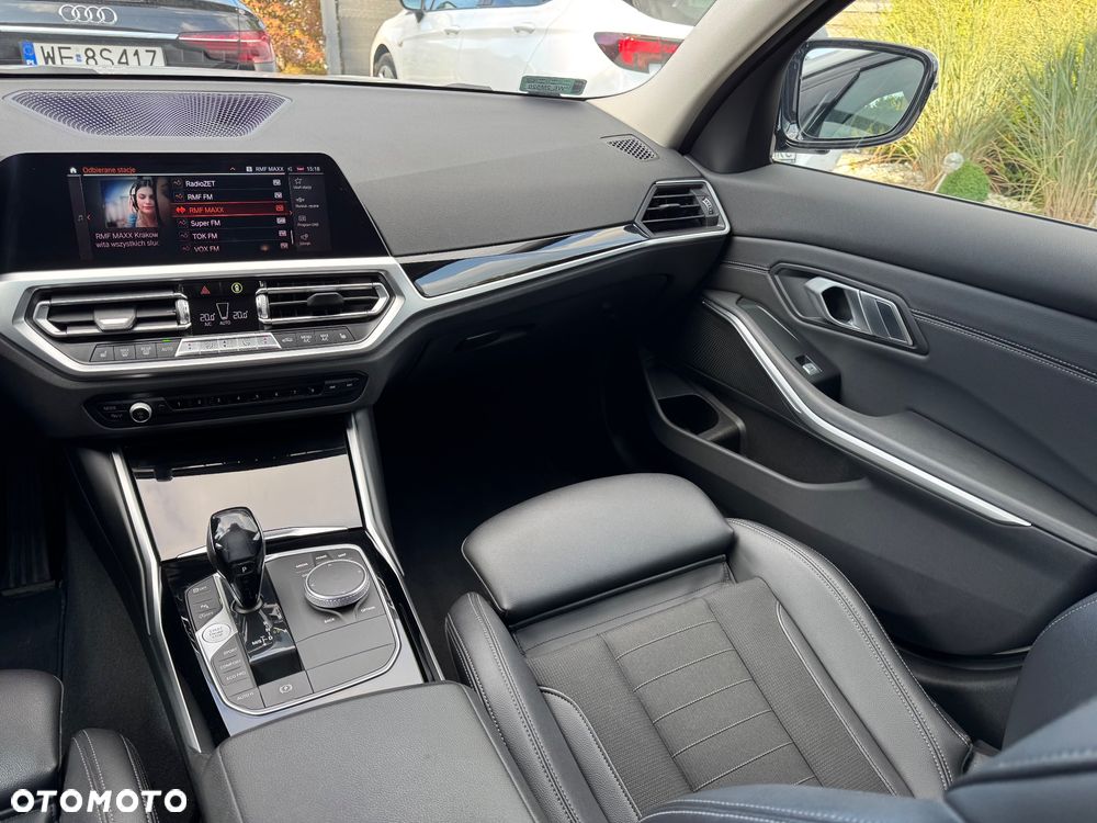 BMW Seria 3 320i xDrive Advantage sport - 23