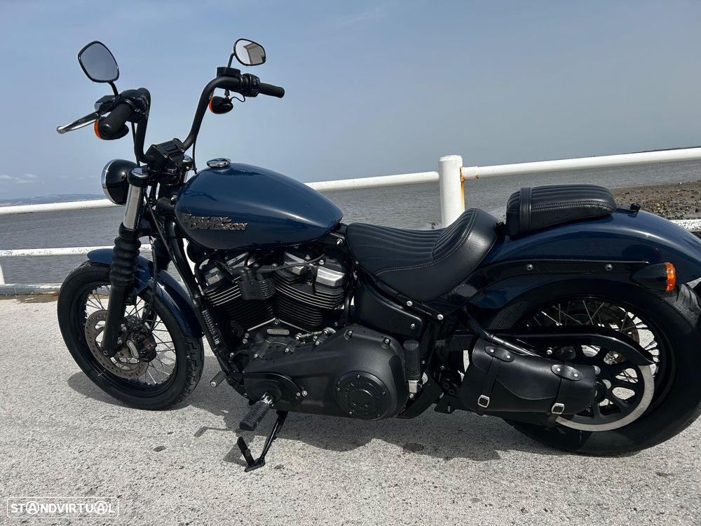 Harley-Davidson Softail Street Bob - 22