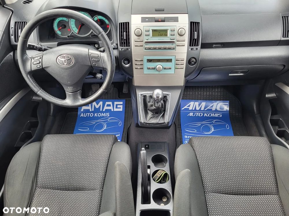 Toyota Corolla Verso 2.2 D-4D X 7os - 20