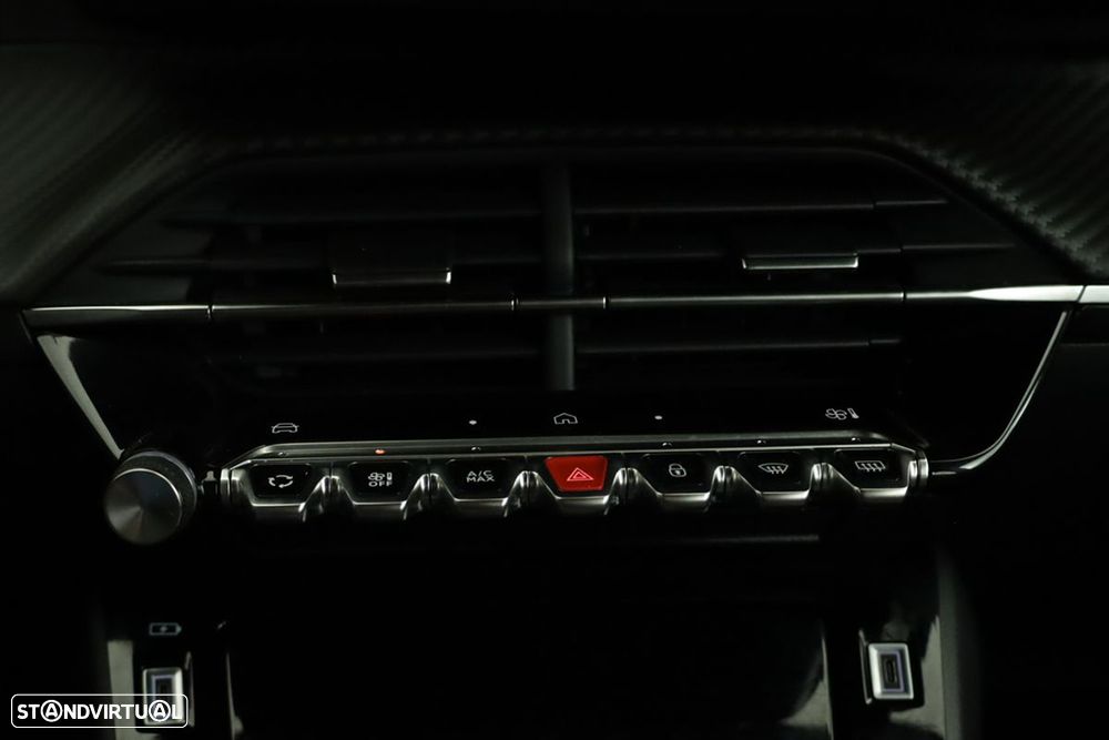 Peugeot 2008 1.2 PureTech Allure - 12