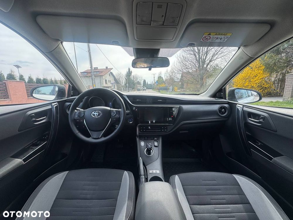 Toyota Auris - 13
