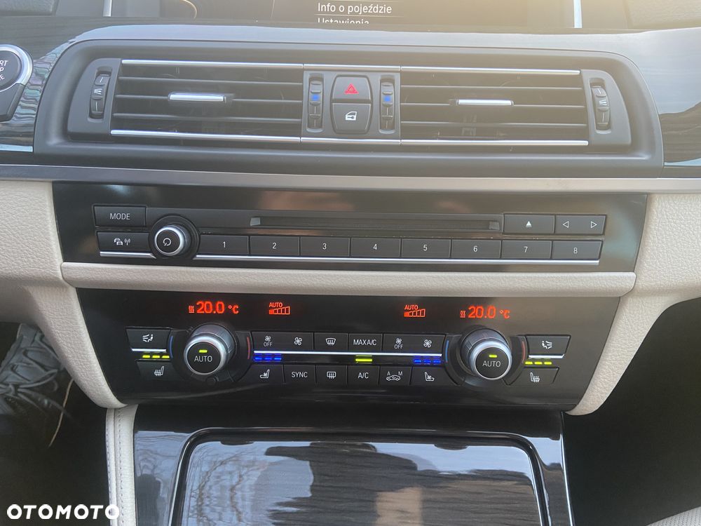 BMW Seria 5 520d xDrive Luxury Line - 34