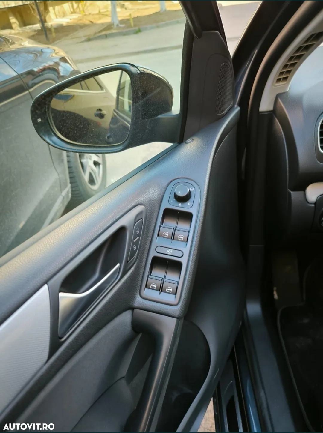 Volkswagen Golf 1.6 TDI DPF BlueMotion Technology MATCH - 3