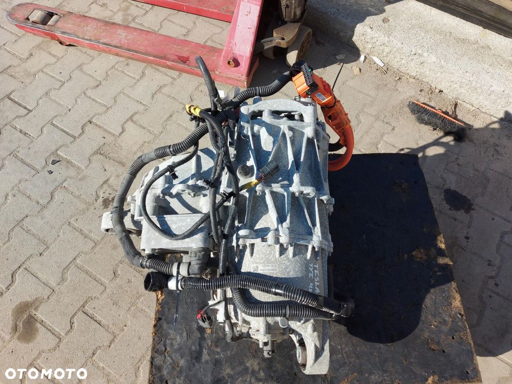 TESLA MODEL Y 2022r SILNIK ELEKRTYCZNY TYŁ DualMotor 1587780-00-B - 5