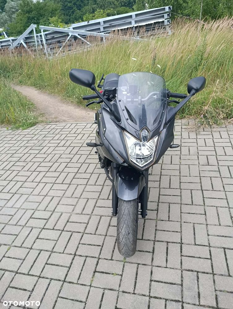 Yamaha XJ - 6