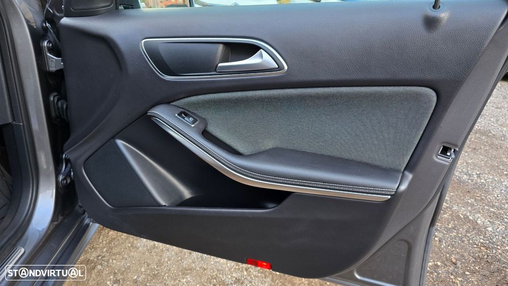 Mercedes-Benz A 180 d Urban - 31