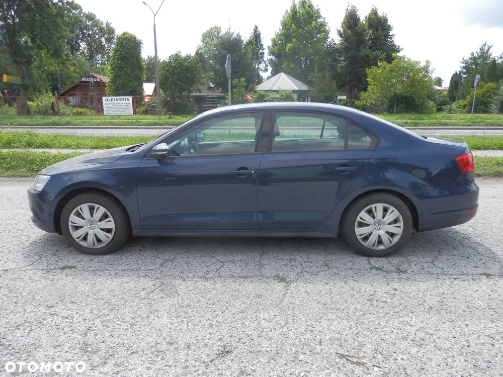 Volkswagen Jetta 1.6 TDI Trendline - 7