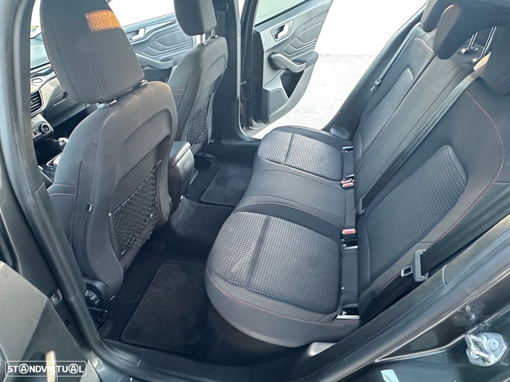 Ford Focus 1.0 EcoBoost MHEV ST-Line - 31