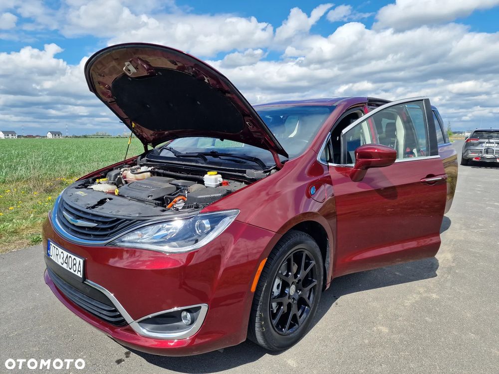Chrysler Pacifica - 38