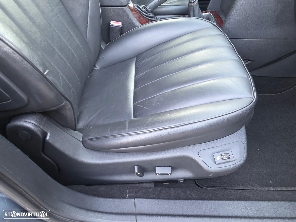 Peugeot 407 SW 2.2 HDi Executive - 21