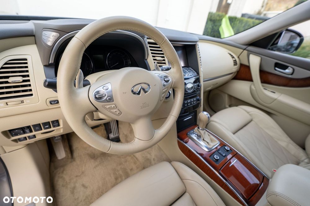 Infiniti Q70 3.0d S - 14