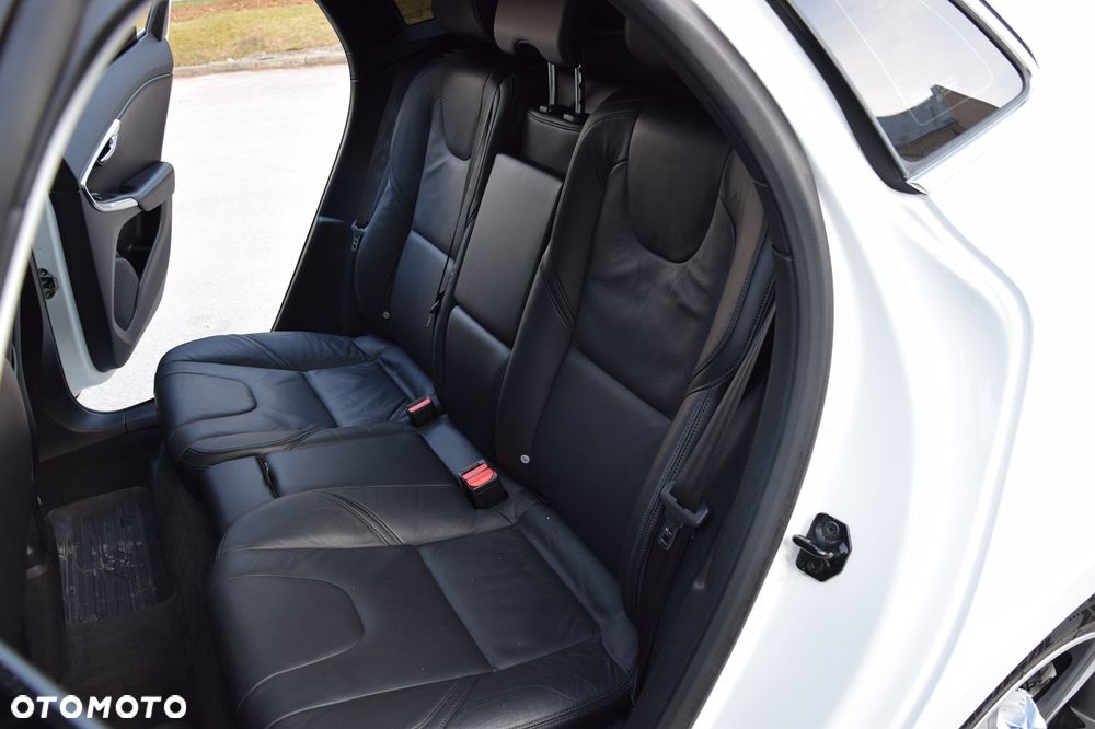 Volvo V40 D3 Geartronic Summum - 18