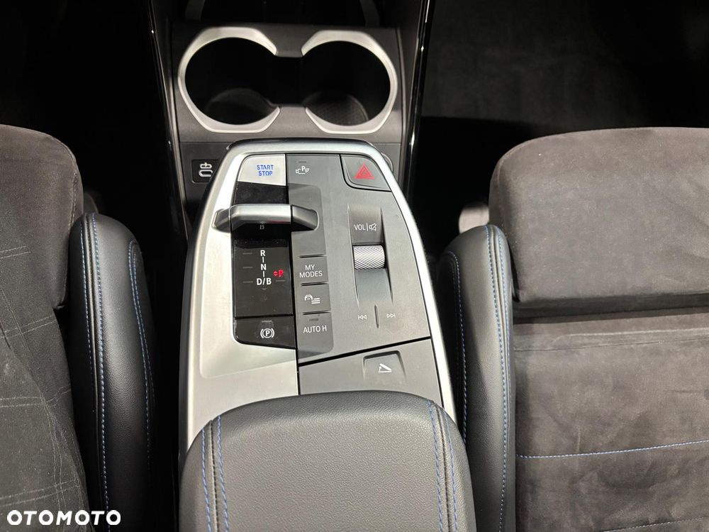 BMW iX1 eDrive20 66.5kWh M Sport - 17