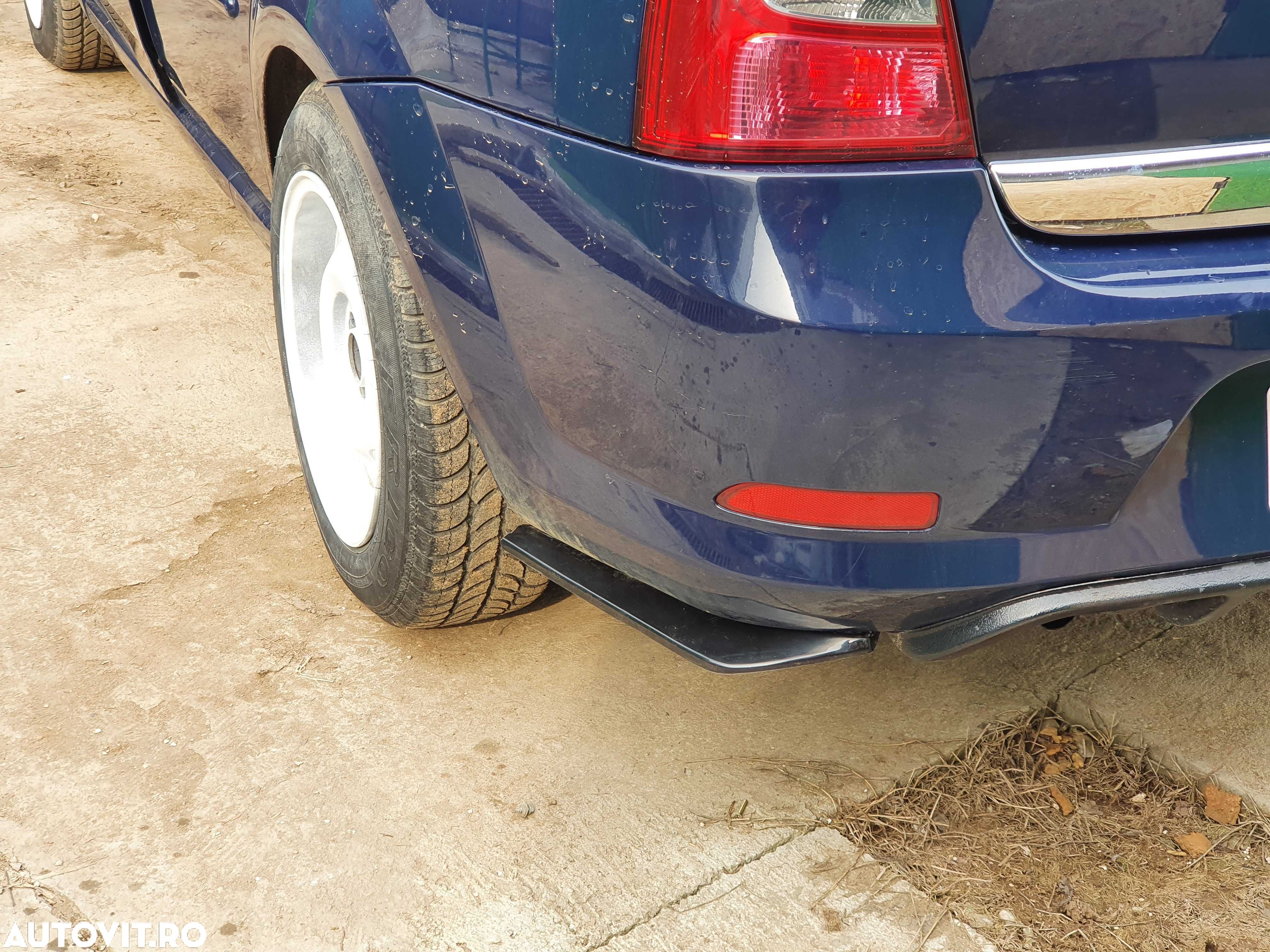 Ornament coltar tuning pentru bara spate adaptabil pe Dacia Logan 1 - 1