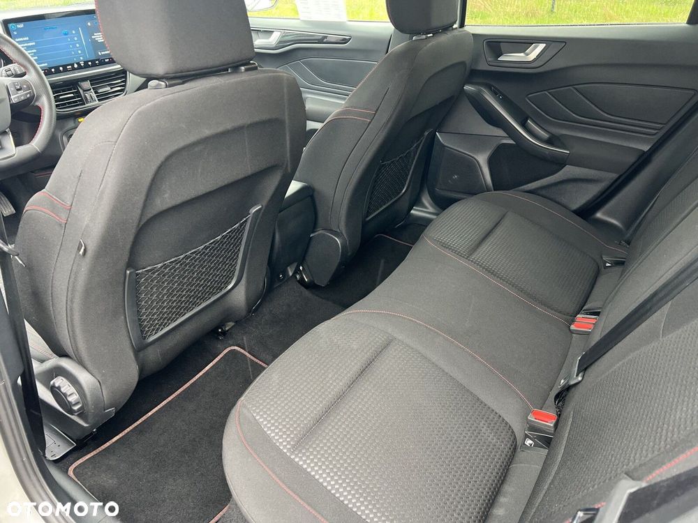 Ford Focus SW - 24