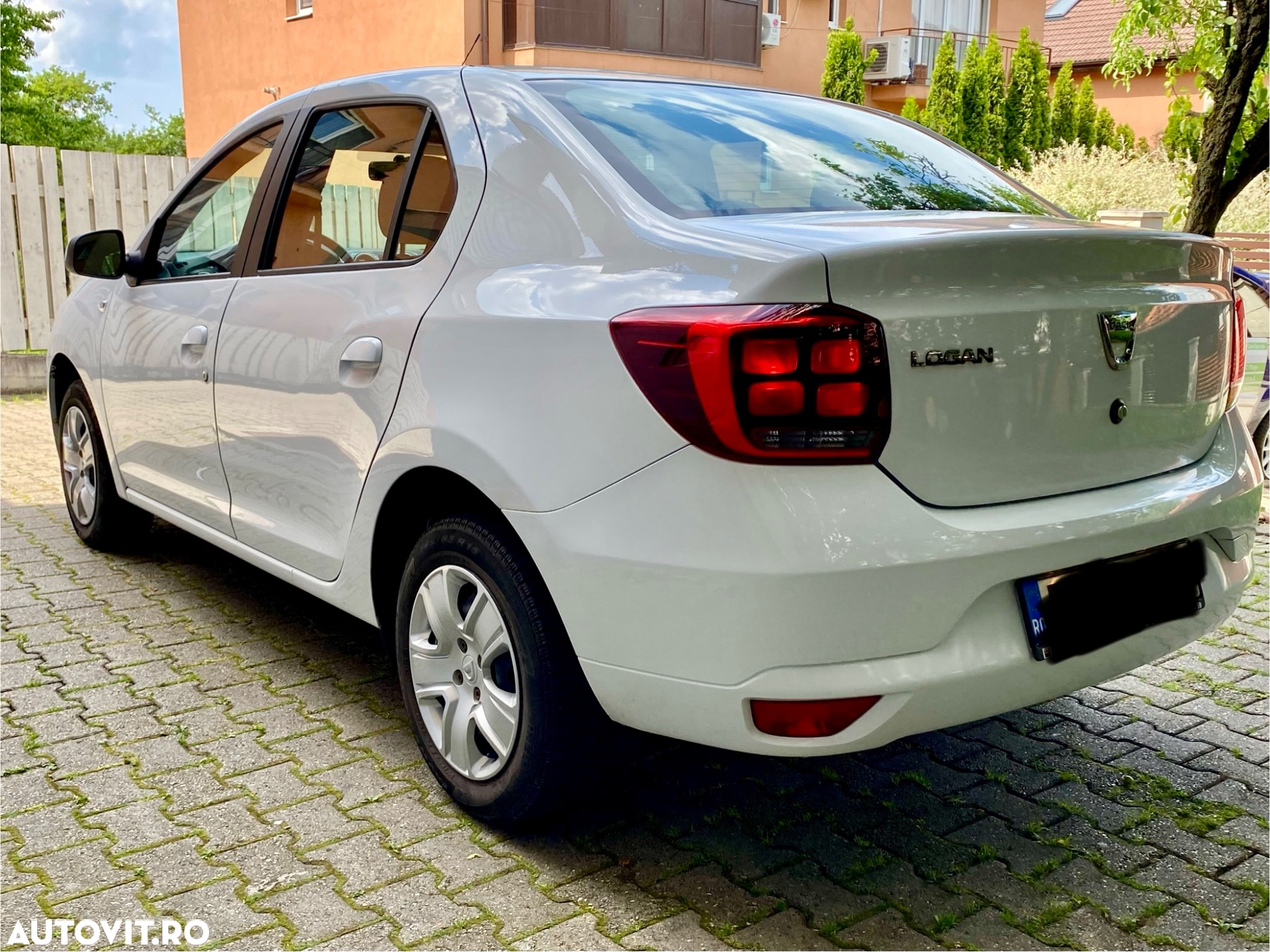 Dacia Logan 1.5 Blue dCi Laureate - 2