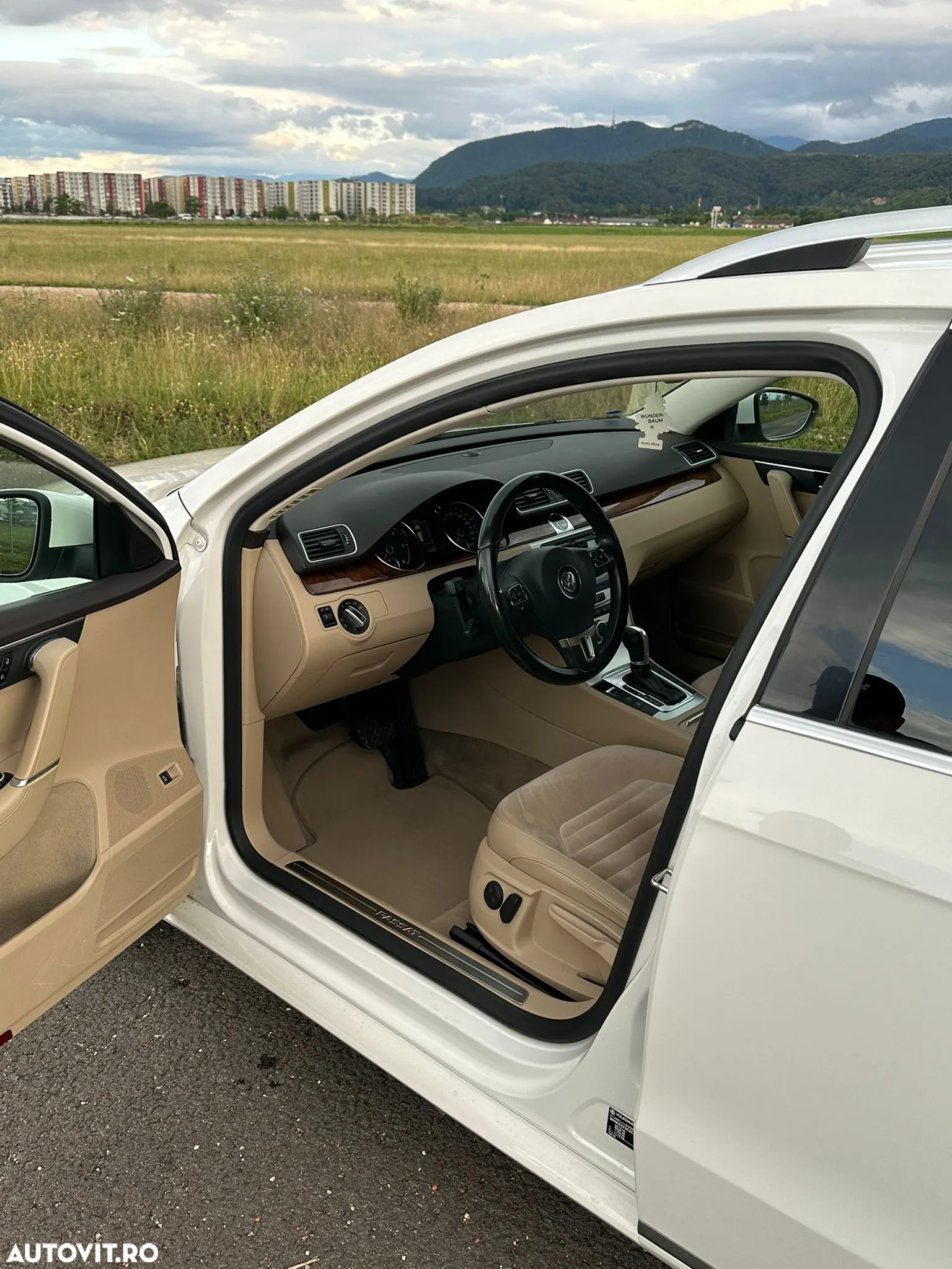 Volkswagen Passat Variant 2.0 TDI BlueMotion Technology DSG Highline - 14