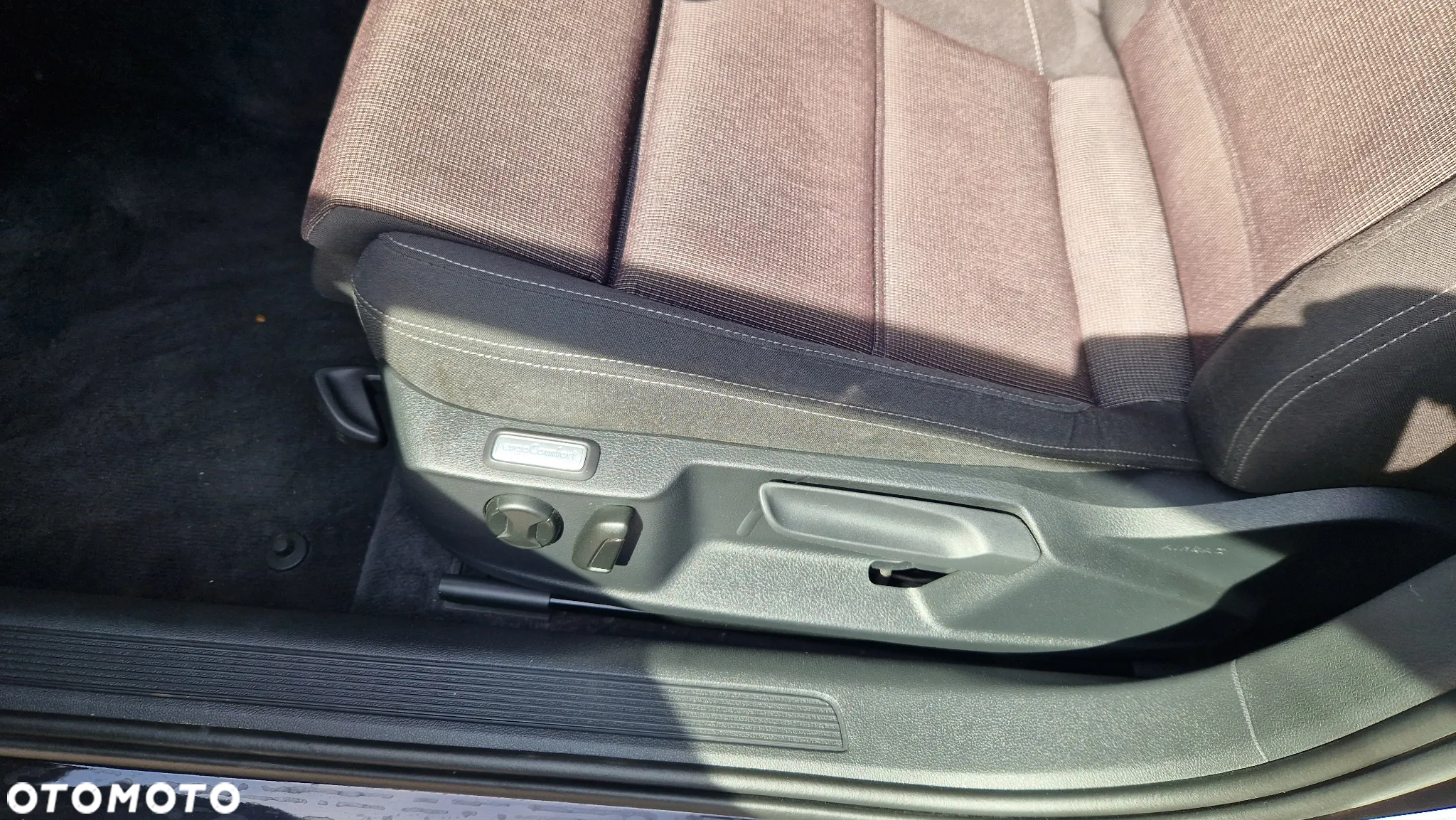 Volkswagen Passat 2.0 TDI BMT Comfortline - 13