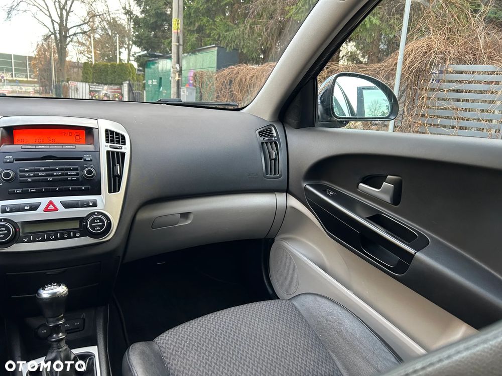 Kia Ceed 1.6 Comfort + - 17