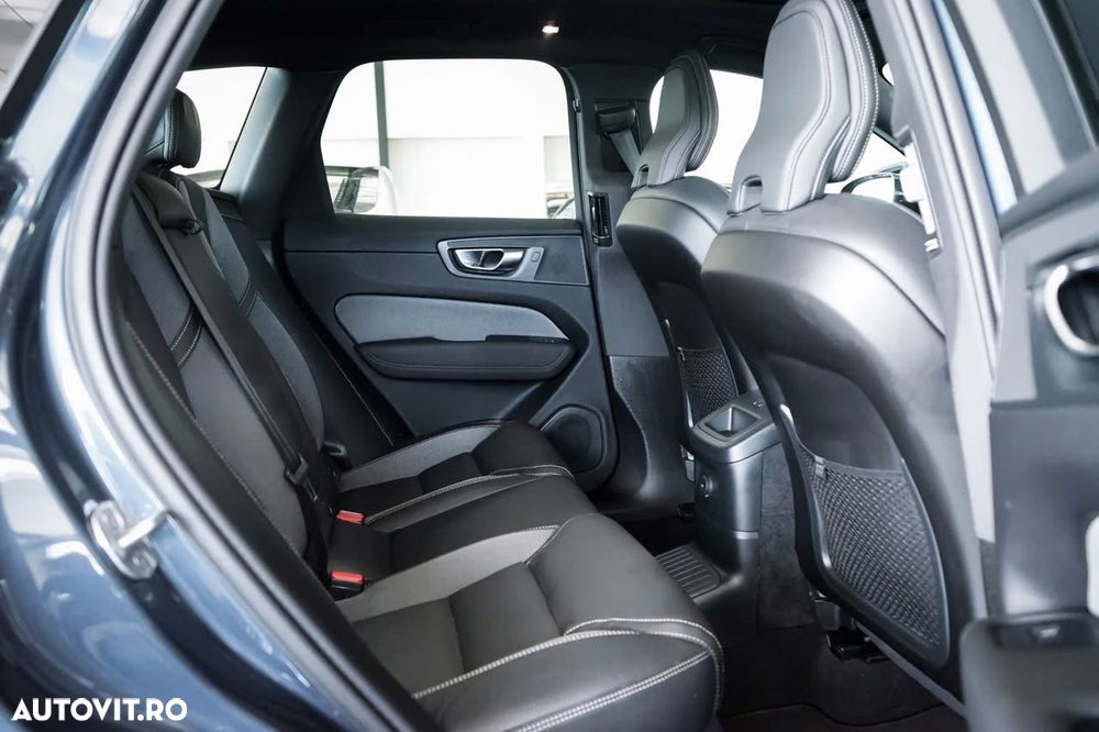 Volvo XC 60 T6 AWD Plus Black Edition - 19