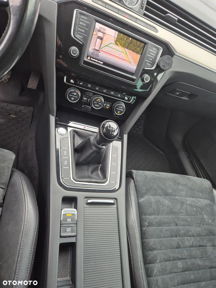 Volkswagen Passat 2.0 TDI SCR (BlueMotion Technology) 4Motion Highline - 12