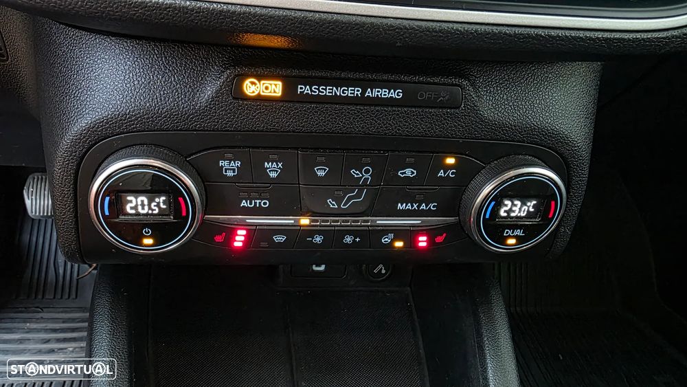 Ford Focus 1.0 EcoBoost Hybrid TITANIUM DESIGN - 32