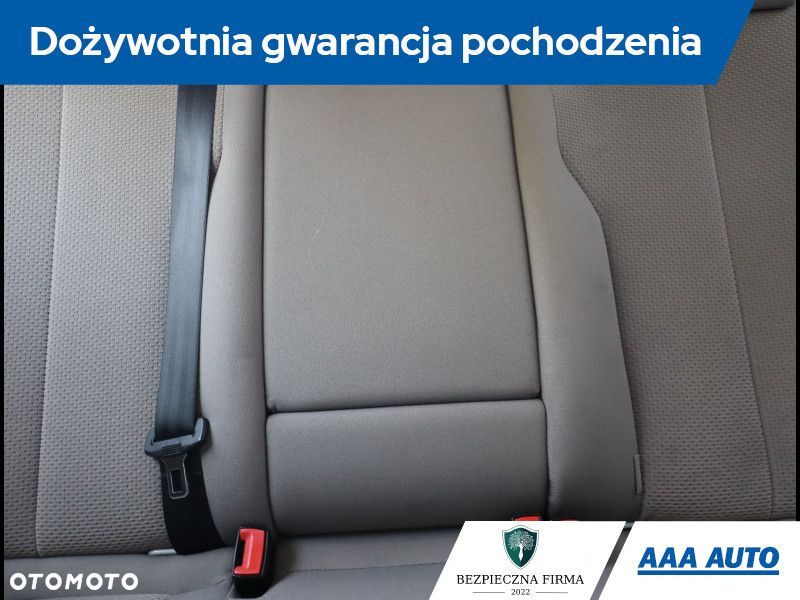 Volkswagen Passat - 11