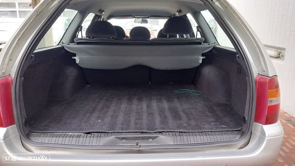 Ford Mondeo 1.6i Ghia - 17