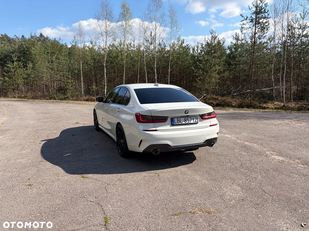 BMW Seria 3 330i M Sport - 4