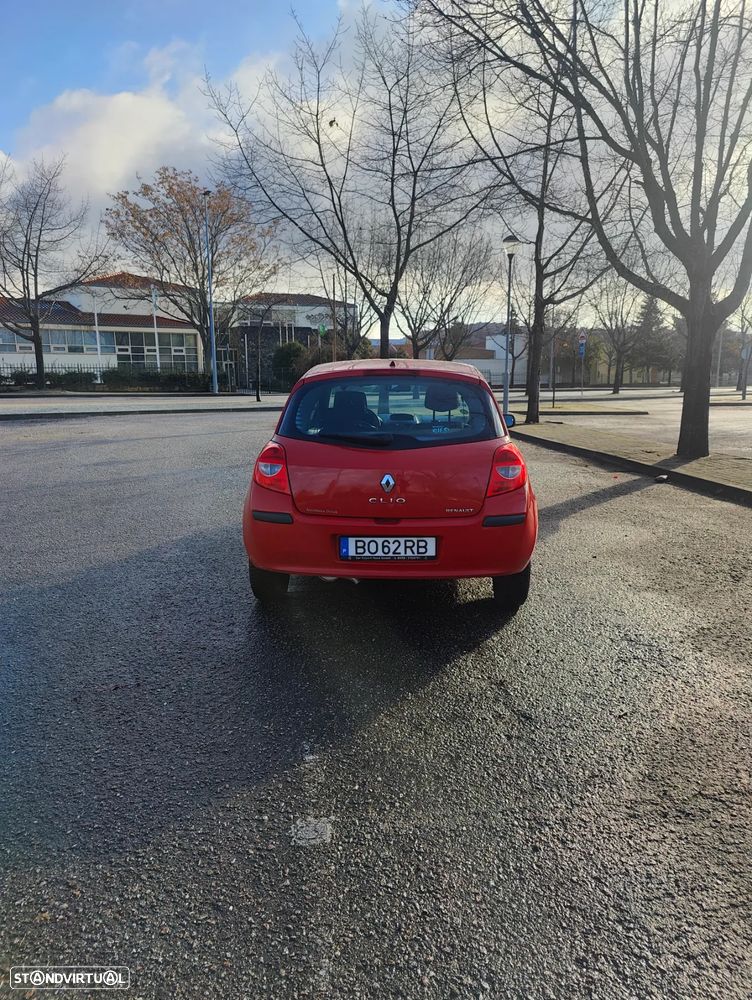 Renault Clio 1.2 16V 75 Dynamique - 4