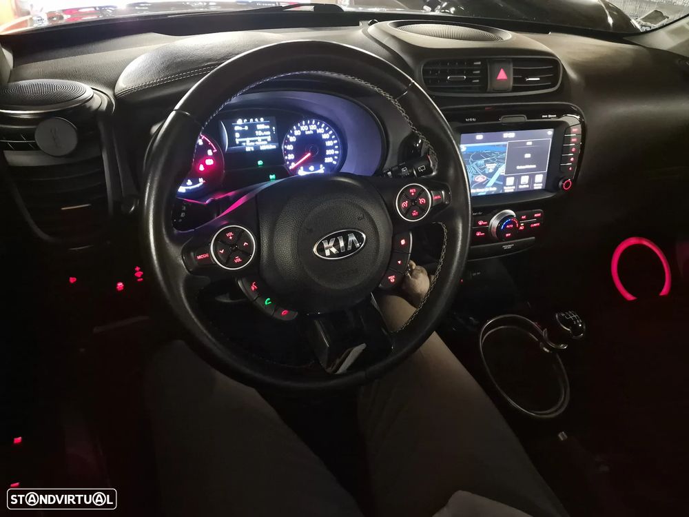 Kia Soul 1.6 CRDi TX - 14