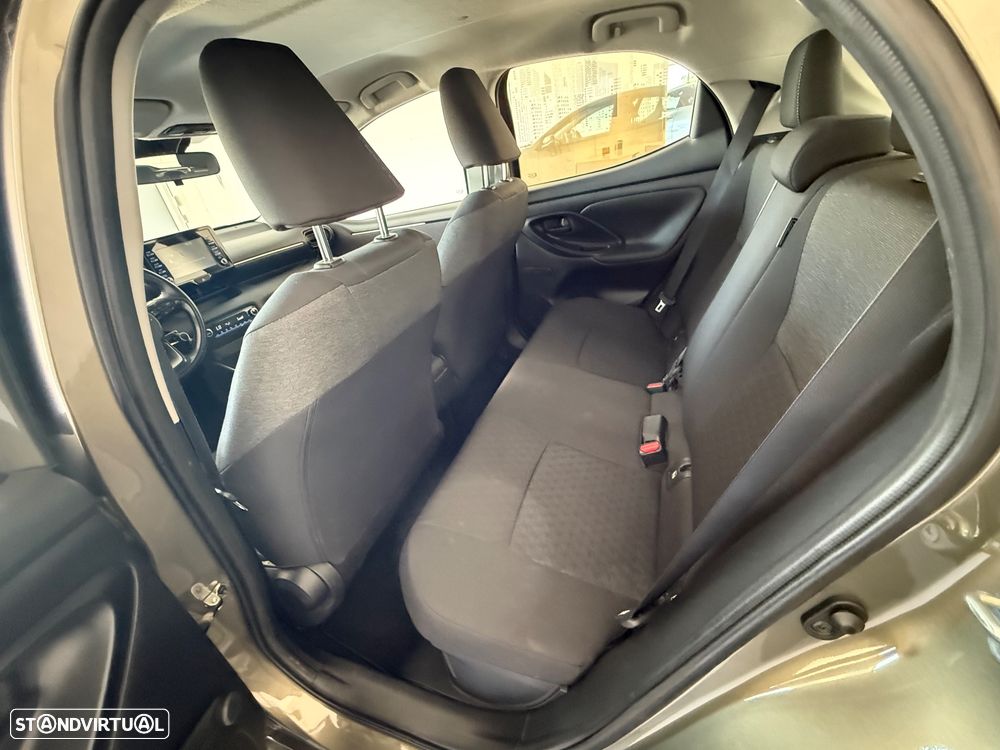 Toyota Yaris 1.5 HDF Comfort Plus - 6
