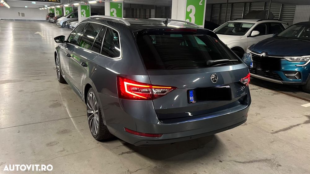 Skoda Superb Combi 2.0 TDI DSG SportLine - 4