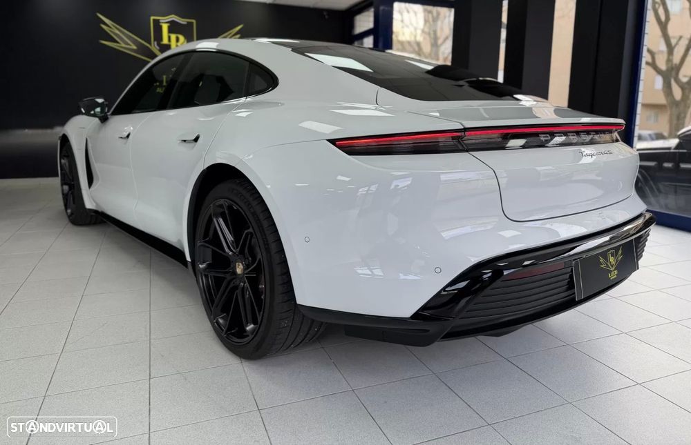 Porsche Taycan 4S - 14